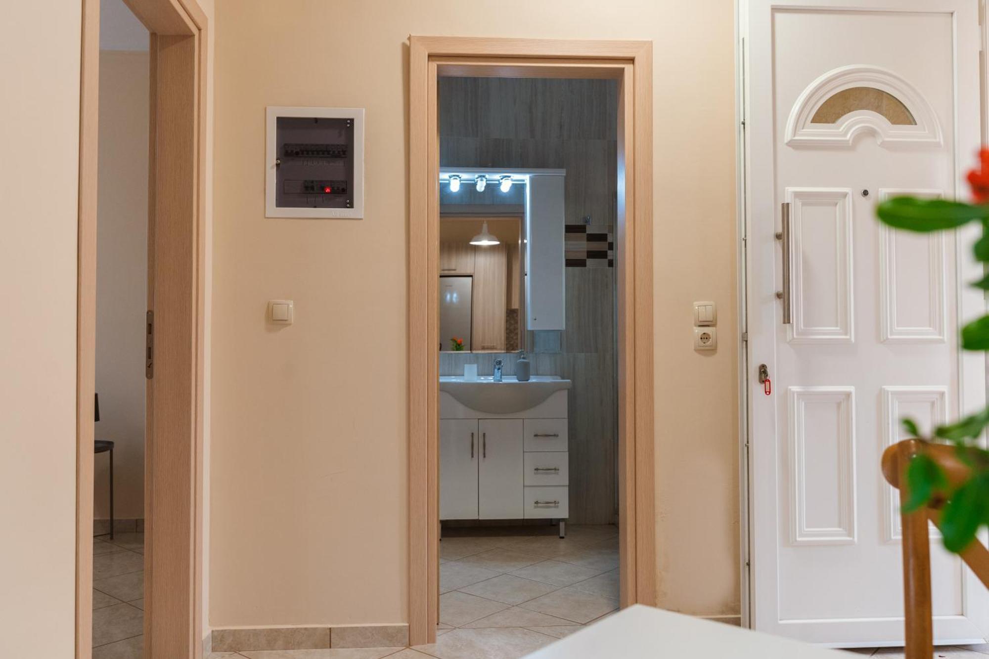 Marine Apartments Venetiko Paralia Agias Foteinis 외부 사진